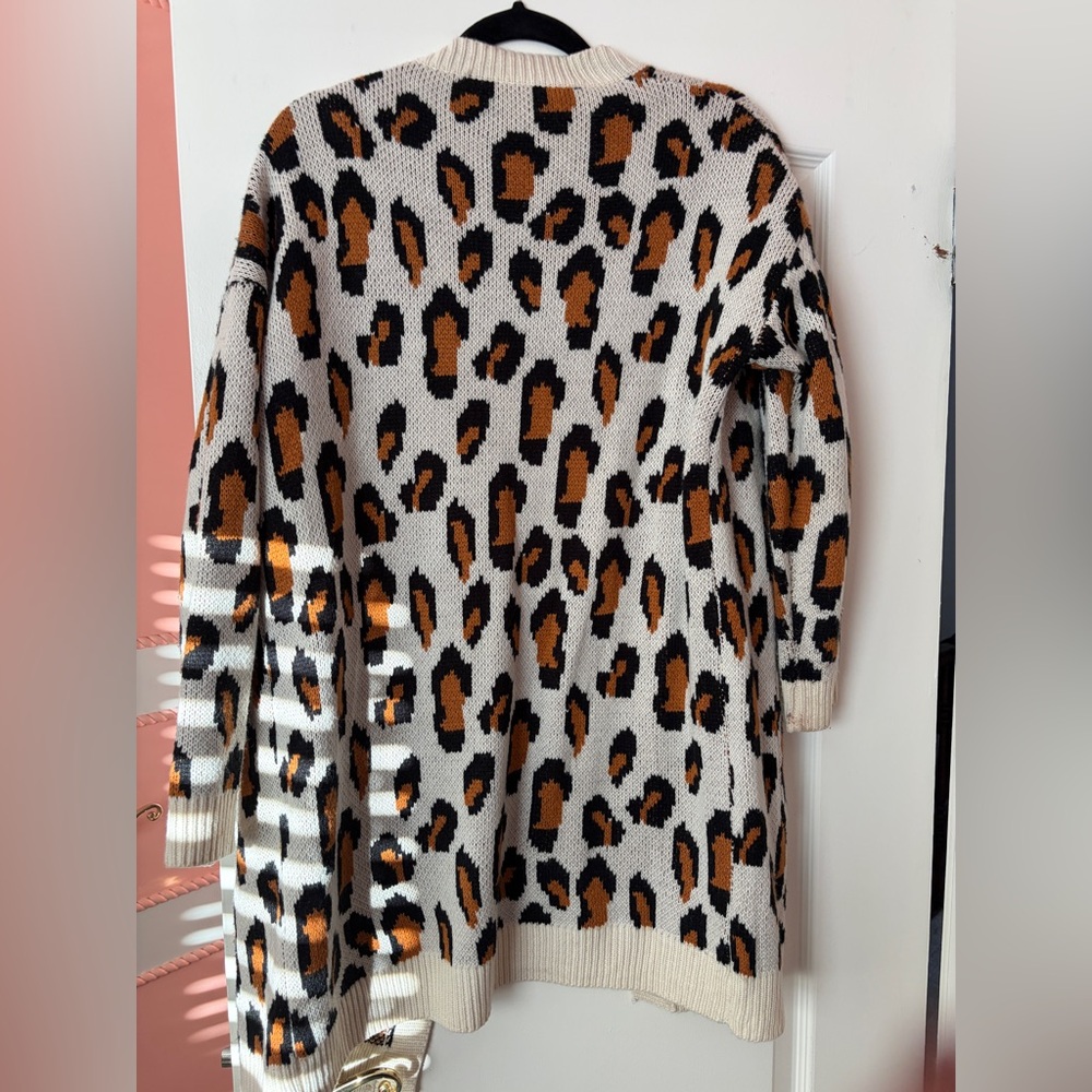 Leopard Print Open Front Cardigan Sweater - Picture 2 of 3